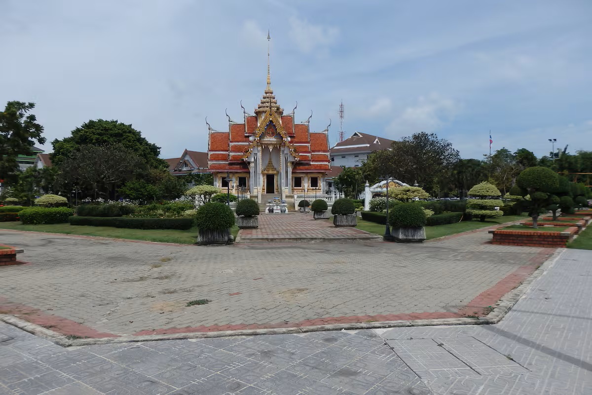 Comfortable double bed with fresh linens